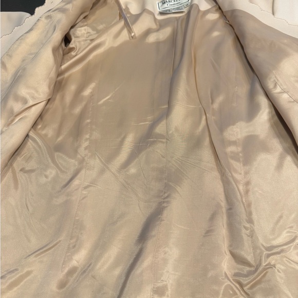 Chic Cream Women's Skirt Set - Picture 4 of 14